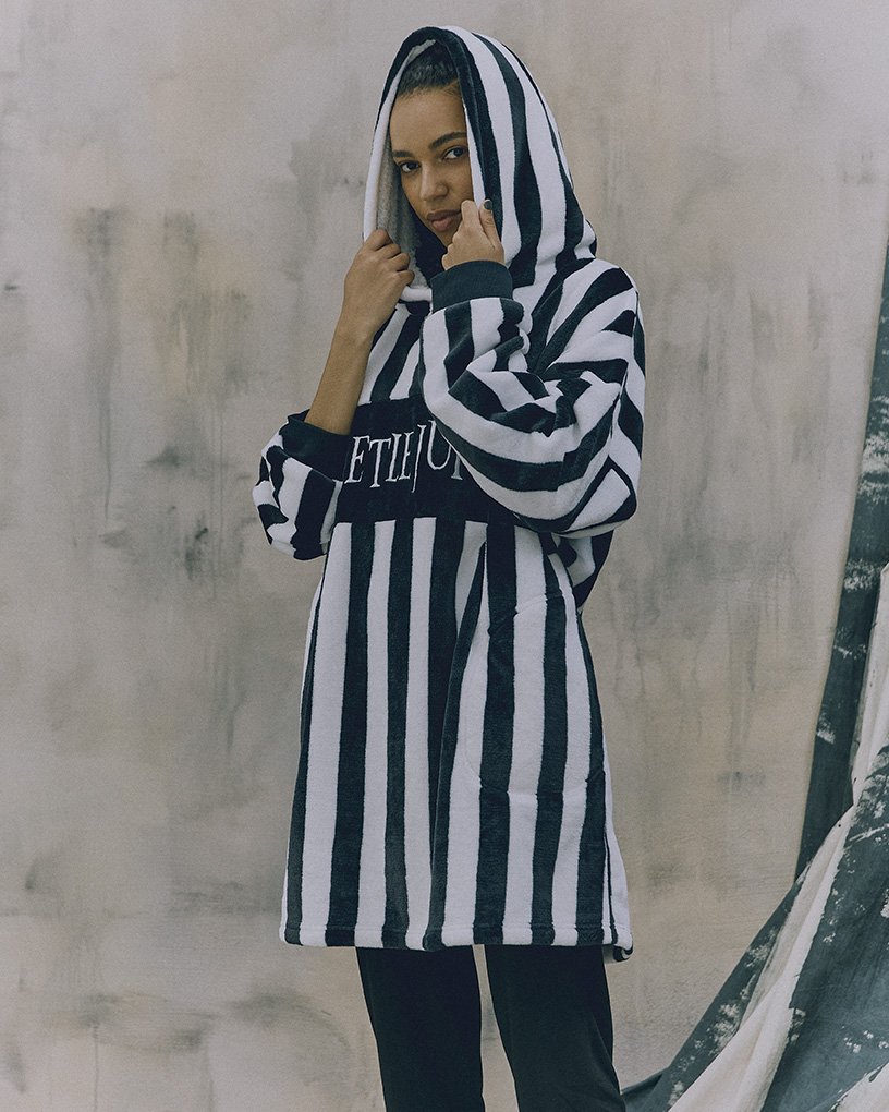 20240716_ExtCampaign_BeetleJuice_AllDepts_ Snuddie_DA_Shot001_99_72DPI.jpg