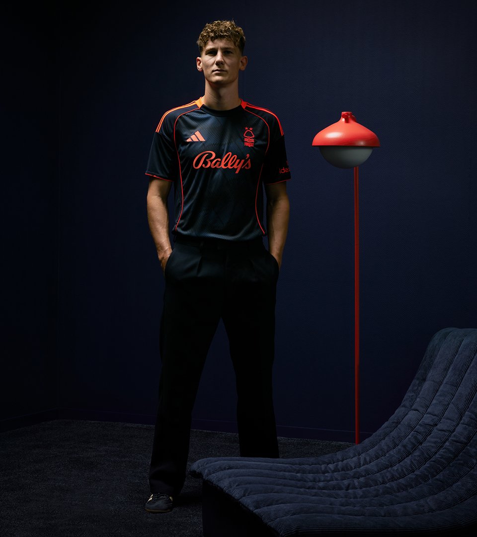 Nottingham-Forest-Third-25-2614.jpg