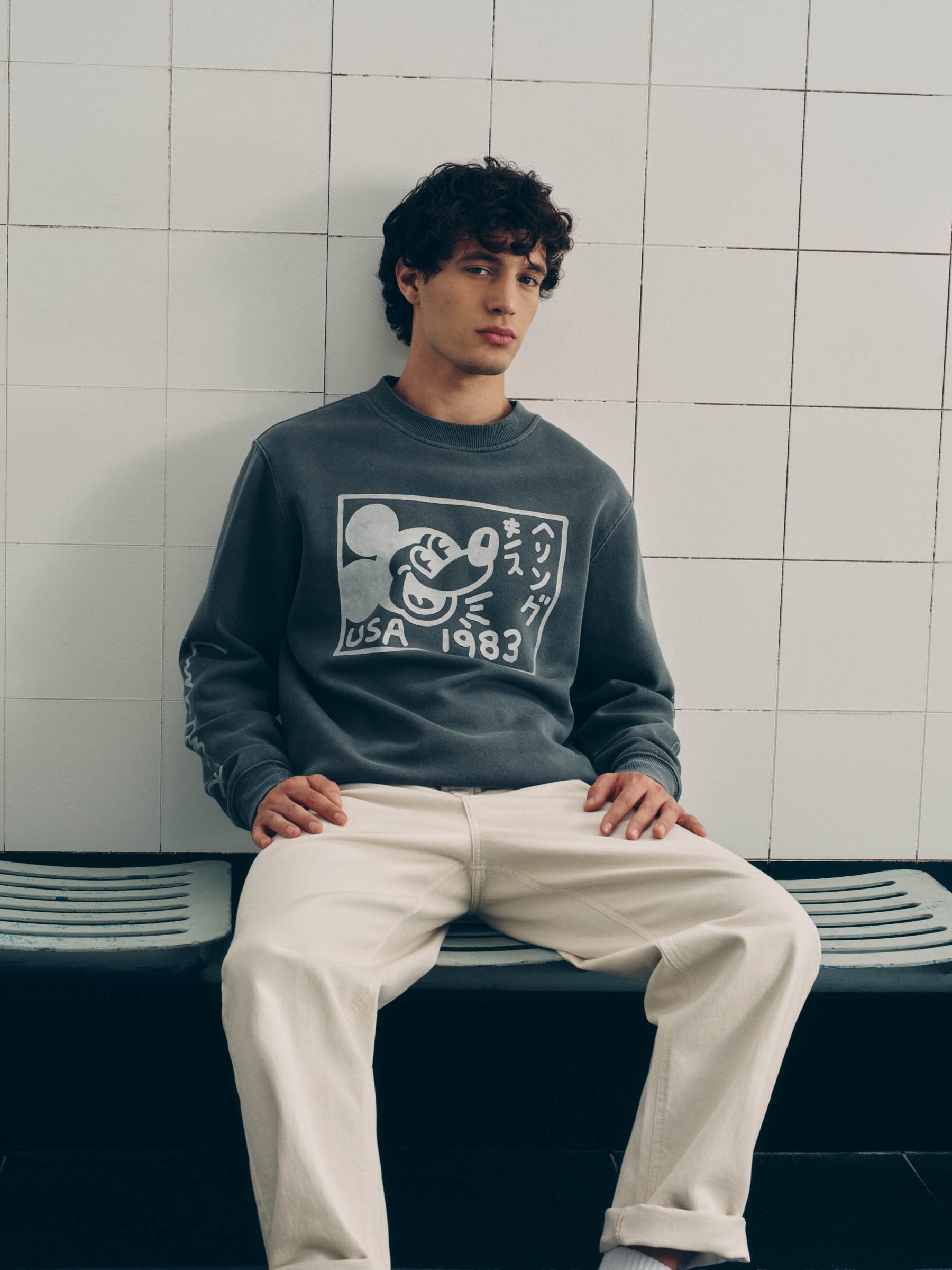20240708_ExtCampaign_MickeyMousexKeithHaring_D6_Pullover&Trouser_EC_Shot010_759.jpg