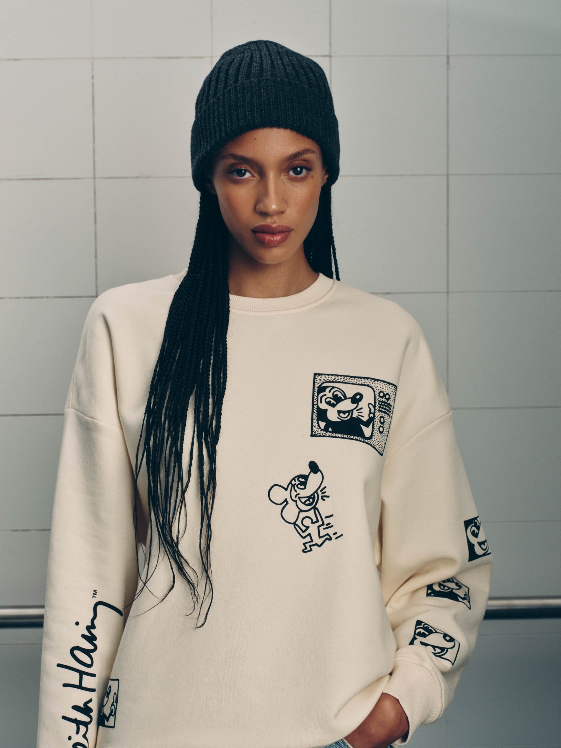 20240708_ExtCampaign_MickeyMousexKeithHaring_D6_Pullover&Trouser_EC_Shot010_113.jpg