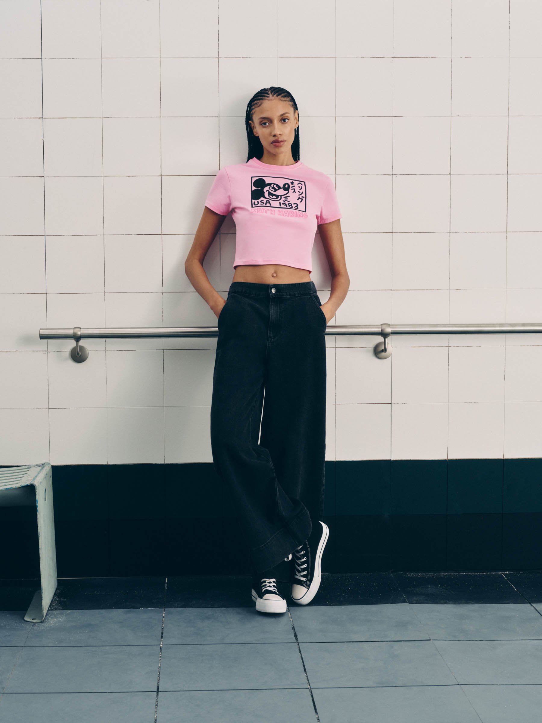 20240708_ExtCampaign_MickeyMousexKeithHaring_D6_PinkTee&Trouser_EC_Shot008_106.jpg