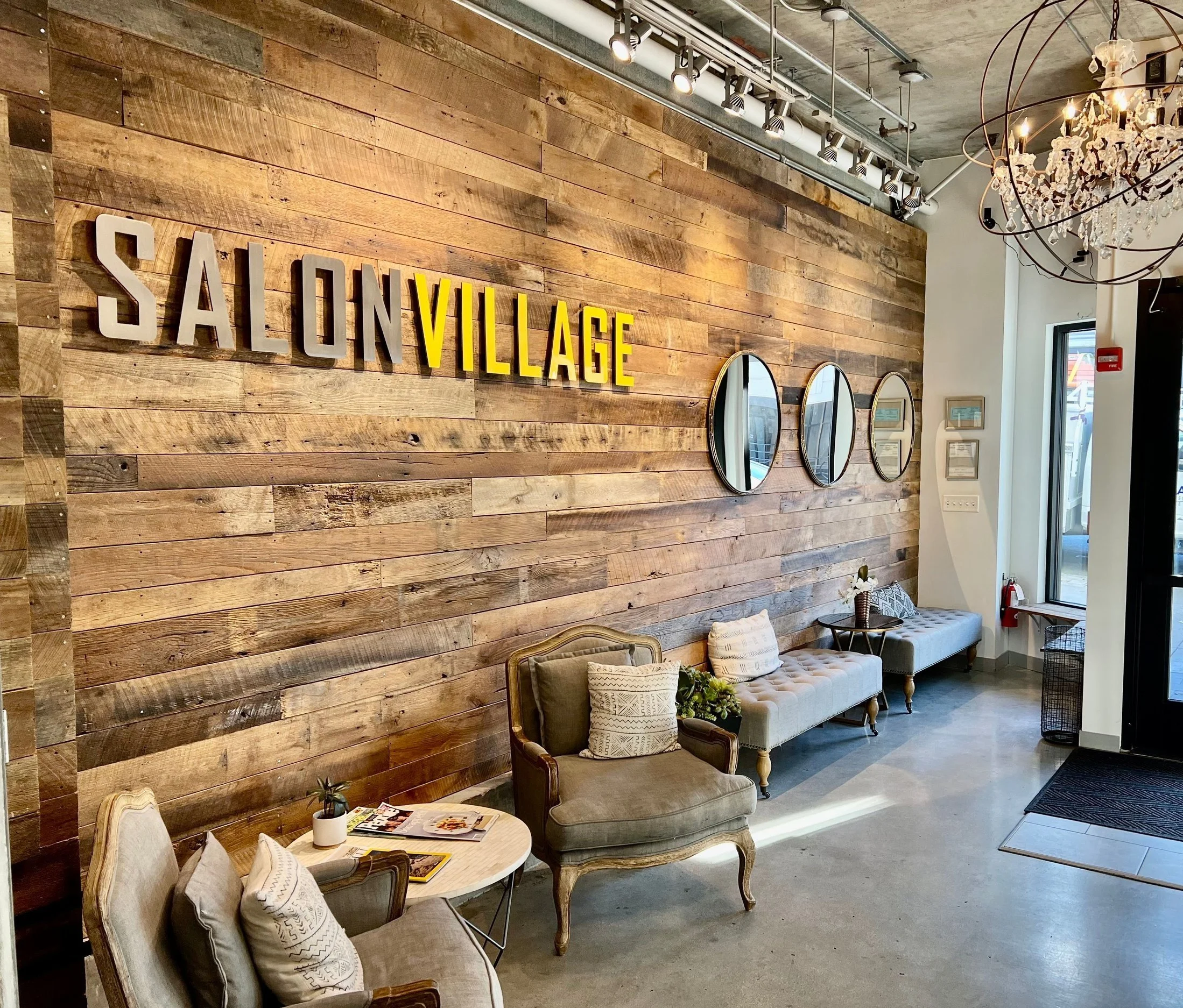 Salon Village