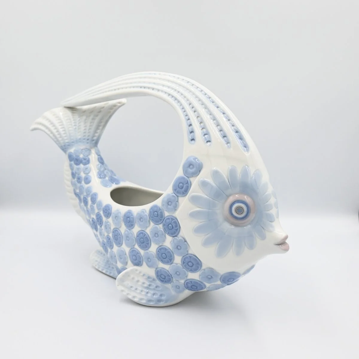Ceramic_fish_porcelain_ceramic_spanish_collector_unique_rare_vintageporcelain_fishcollector10.jpg
