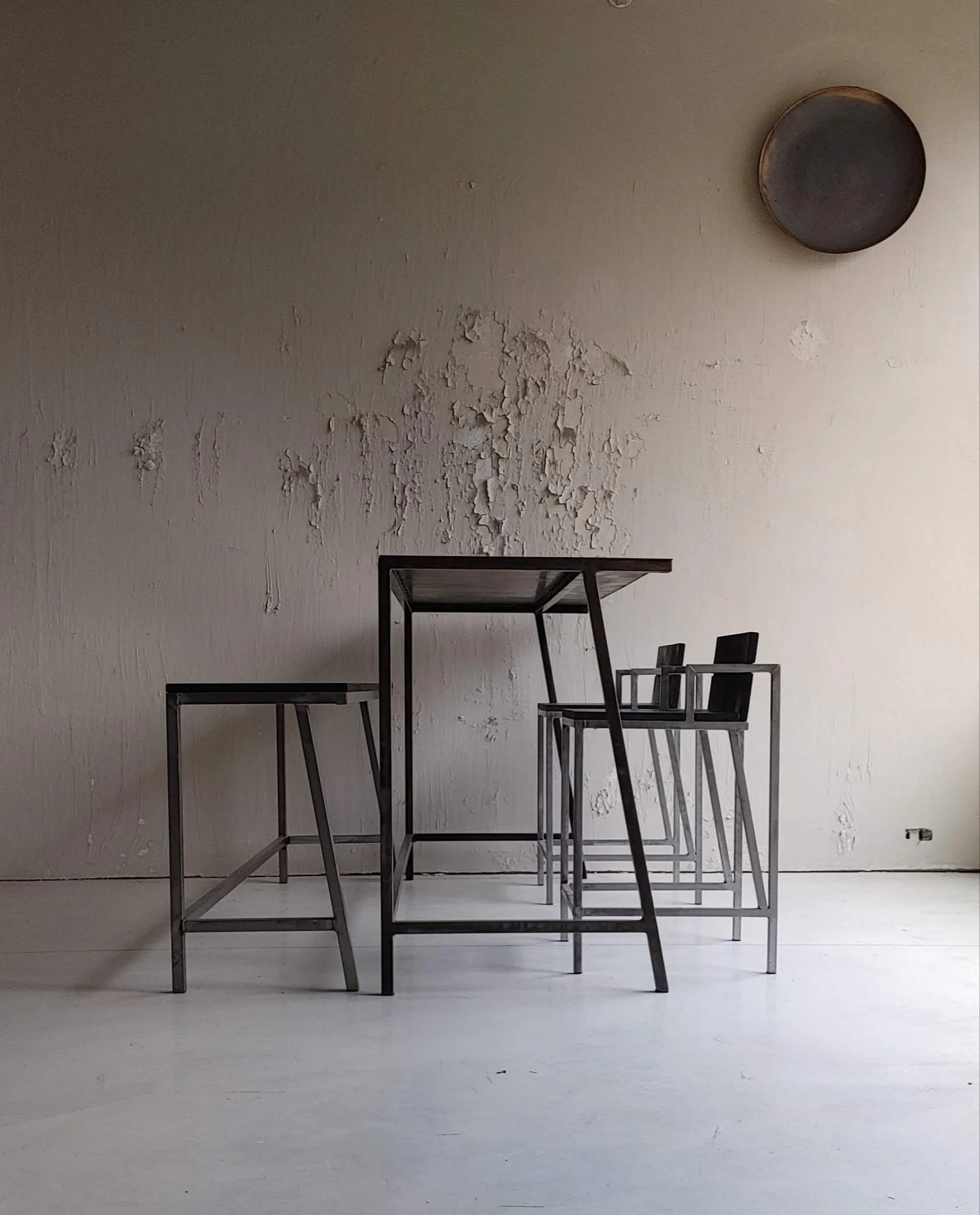 full moon and dining set