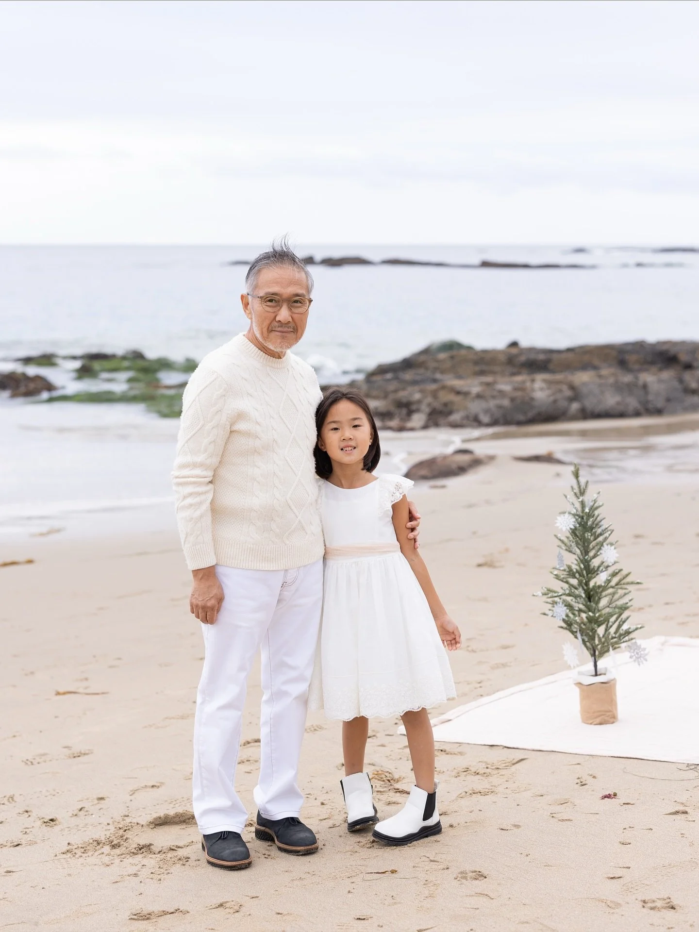 ✨ 20% OFF ONE HOLIDAY MINI SESSION! ENTER TO WIN ✨

One lucky winner will snag the best slot of the day &mdash; golden hour, prime time, and perfect light &mdash; October 25th at 5:55pm in Santa Monica &mdash; at 20% off!

This opening just became av