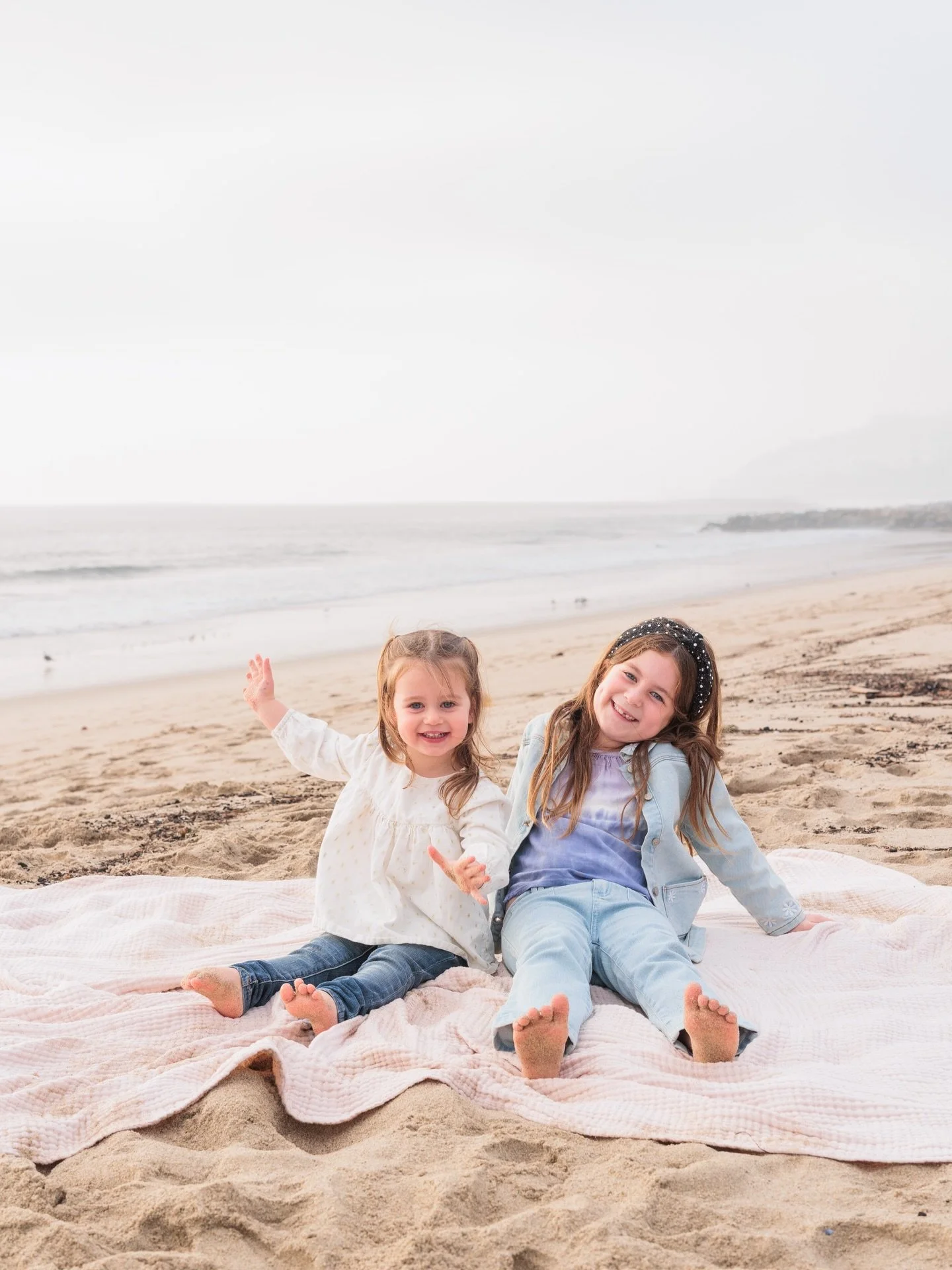 Movement in sweet sunlight 🎶

Authentic movement in photos is my favorite. Joy, love &amp; candids ✨