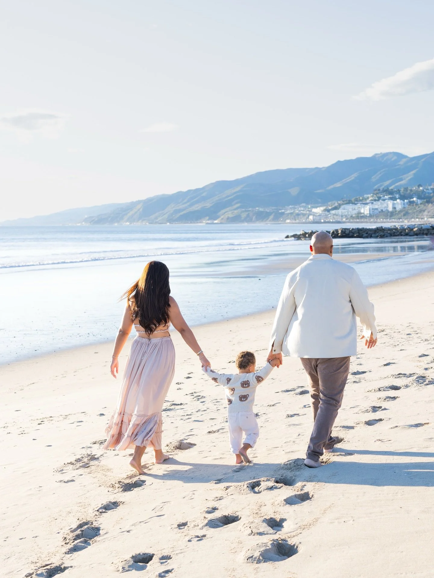 Chasing the winter sun 💌

Pre-booking for 2026 minis ends Dec 31. Link in bio 💕