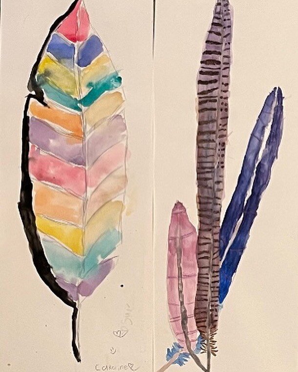 I saw these cool watercolor feather prints in a restaurant bathroom in Raleigh &hellip; I knew this would be a great project for my 4th-6th graders. And wow&hellip; they did the best job! All are unique&hellip; and that&rsquo;s my favorite part. 😊
.