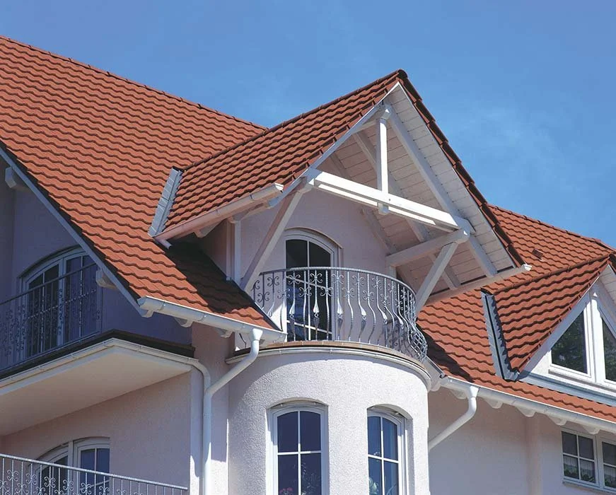 Dachdecker_Wirth_Koeln_Steildach_Tondachziegel_Topas_13V.jpg