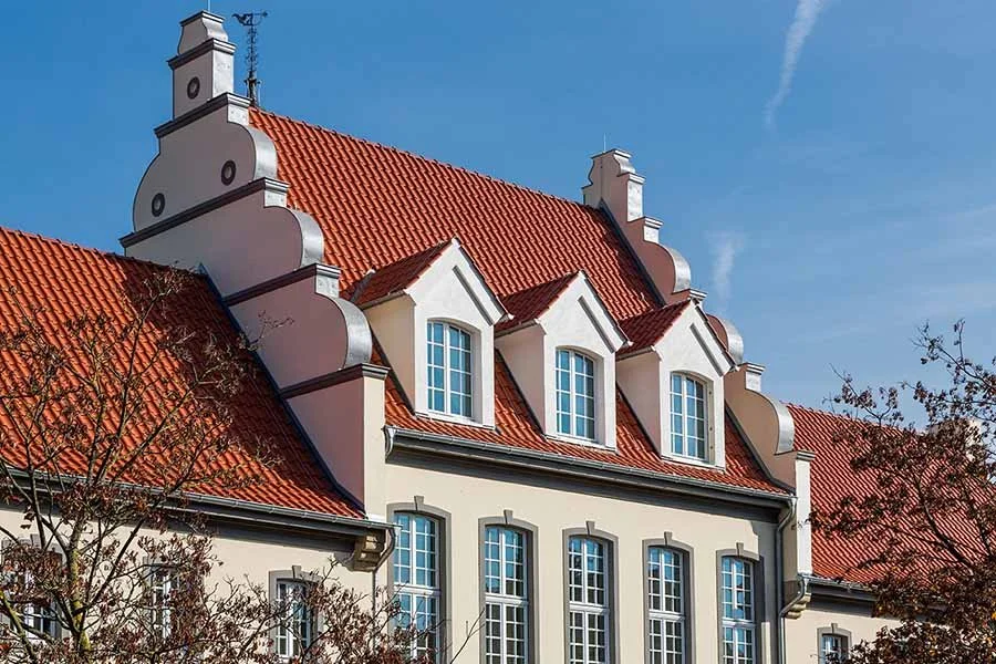 Dachdecker_Wirth_Koeln_Steildach_Tondachziegel_H15.jfif