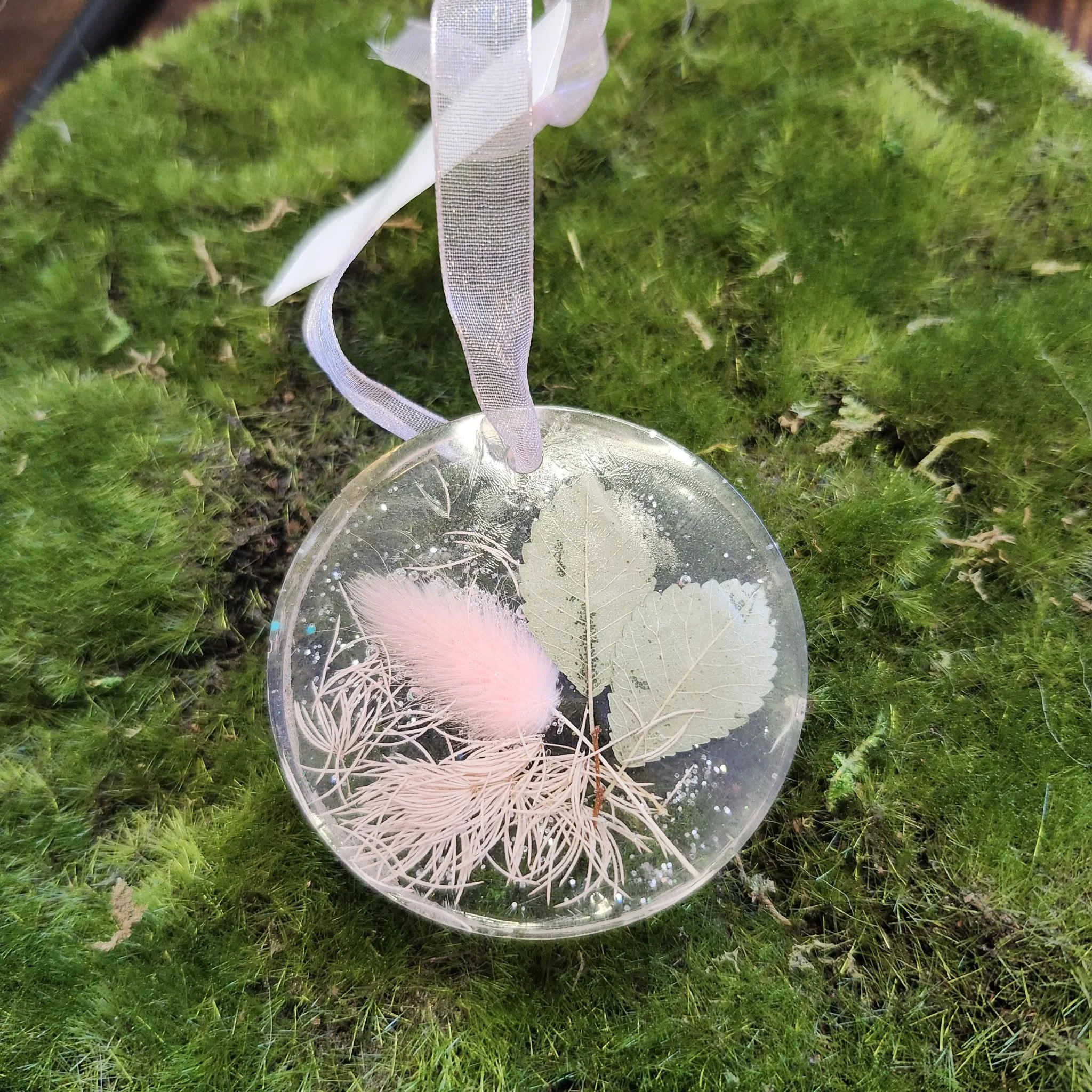 Pressed Flower Ornaments by Uniquely Dori