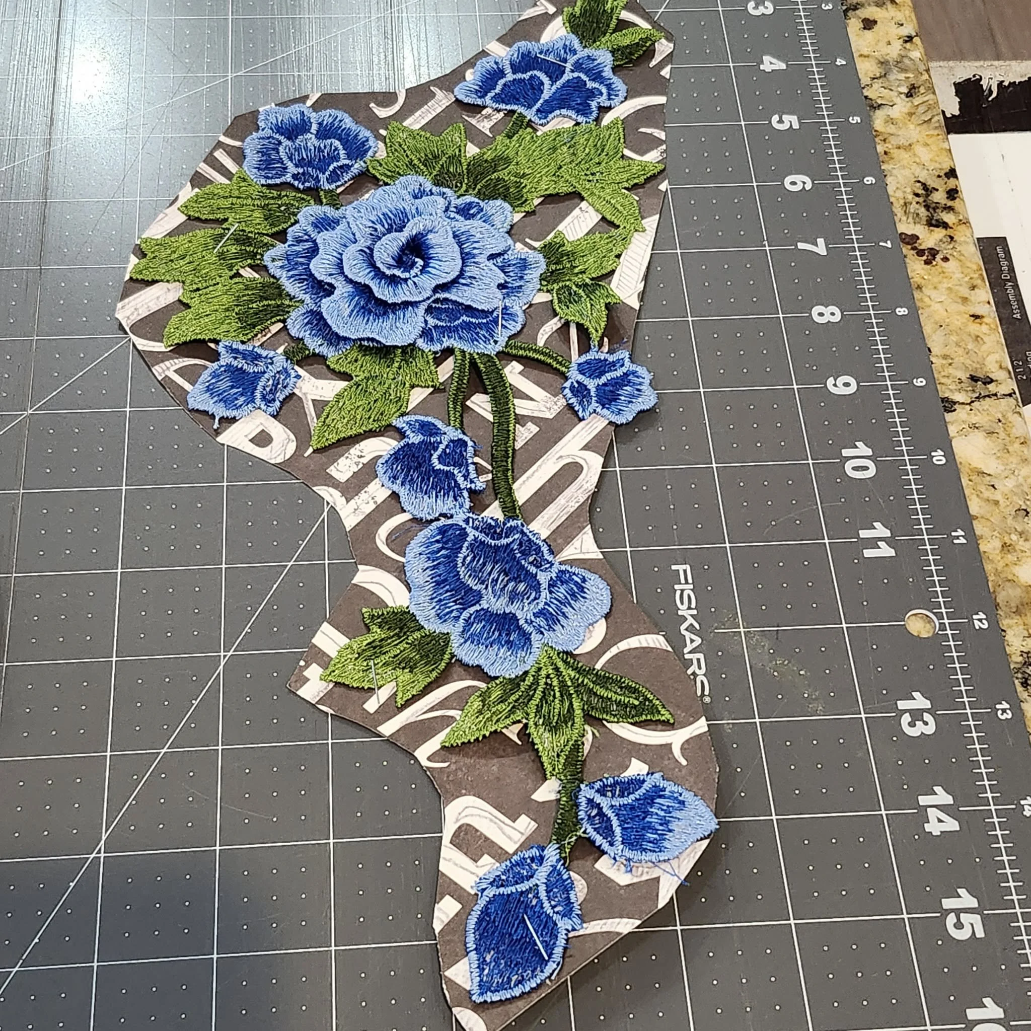 Embroiderd Rose Applique Patch