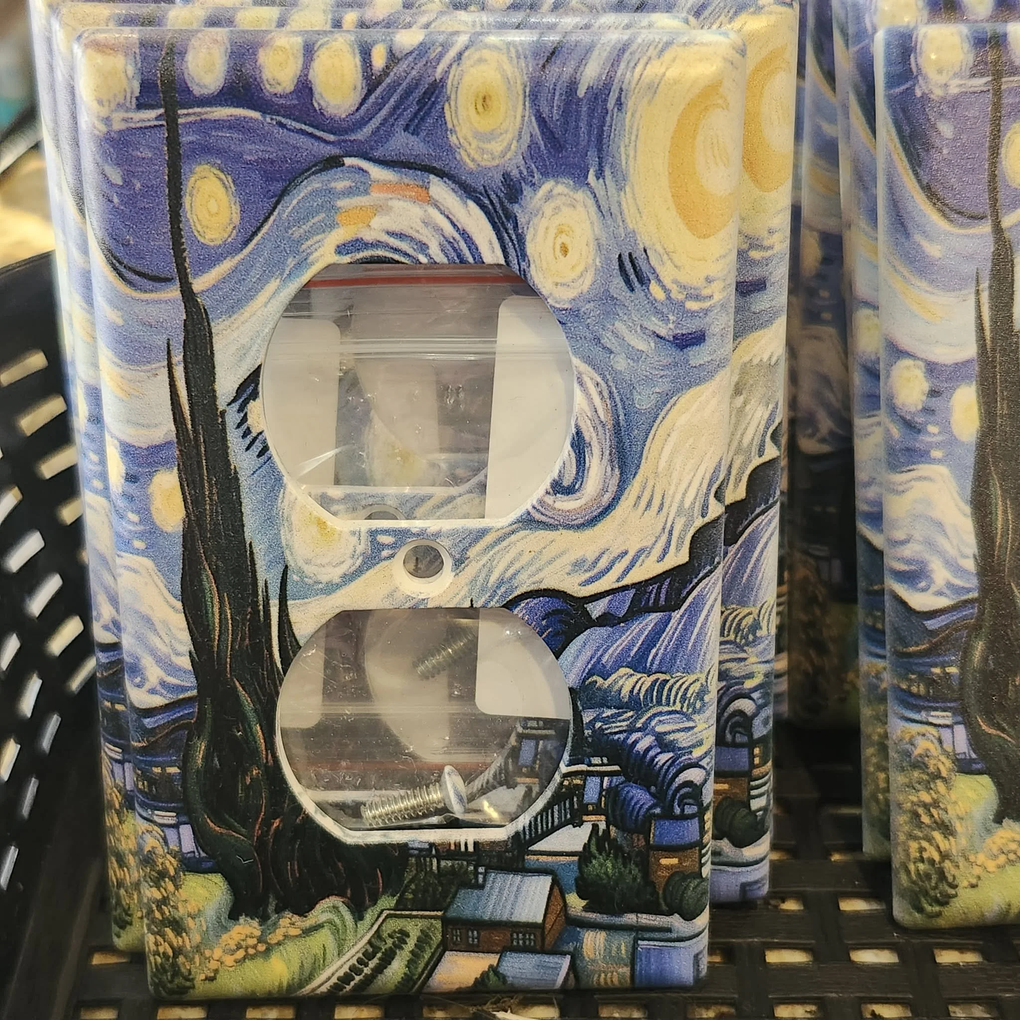 Van Gogh 1 Gang Outlet Plate