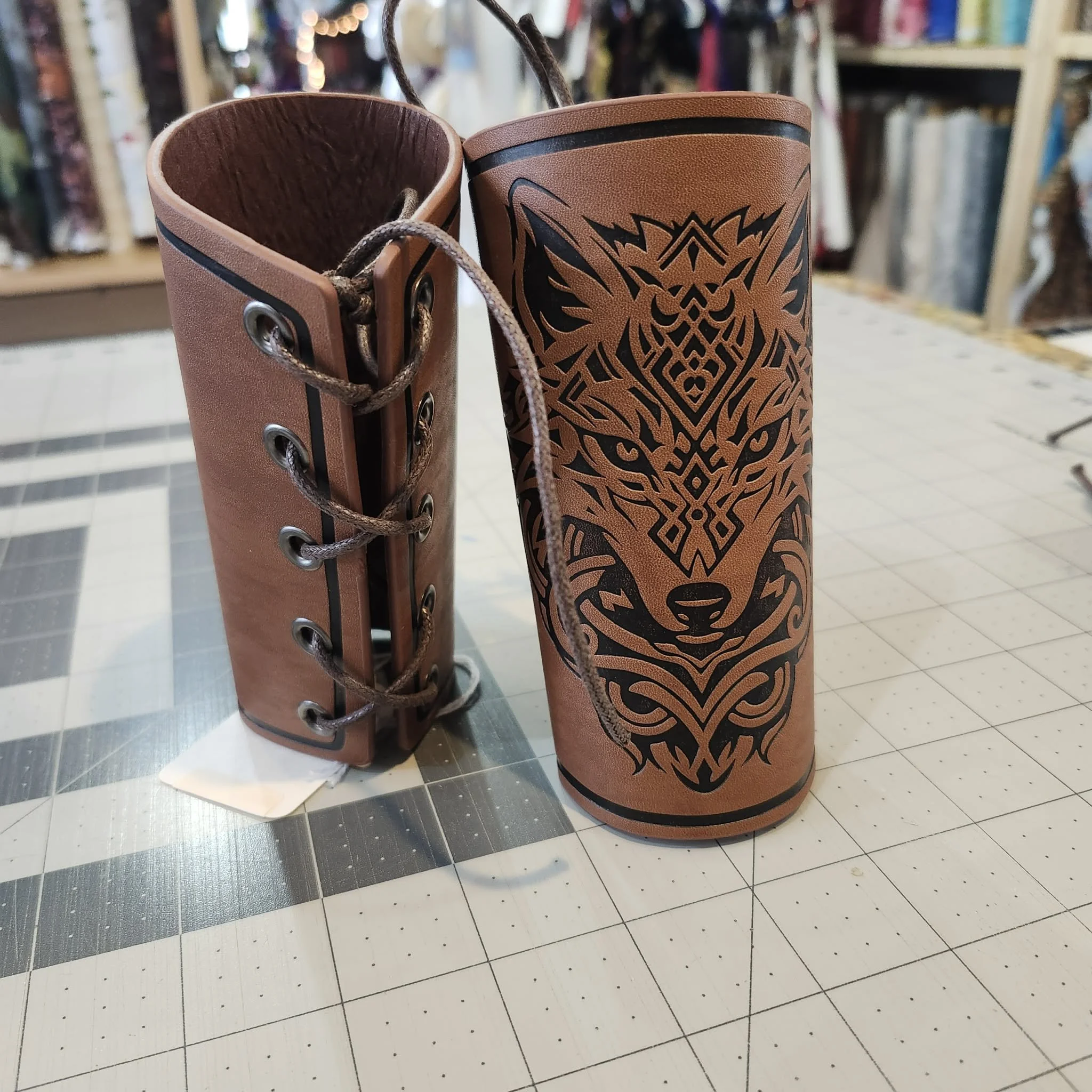 Wolf Gauntlets / Writs Guards