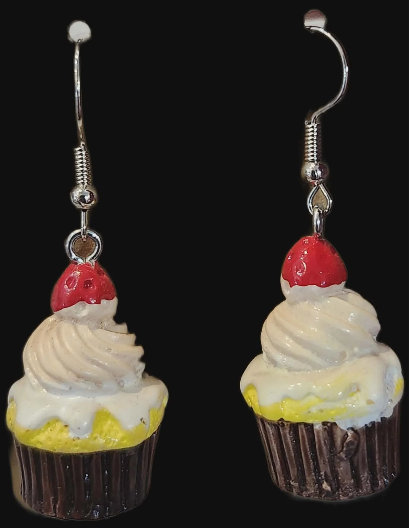Cup Cake earrings by Sarah