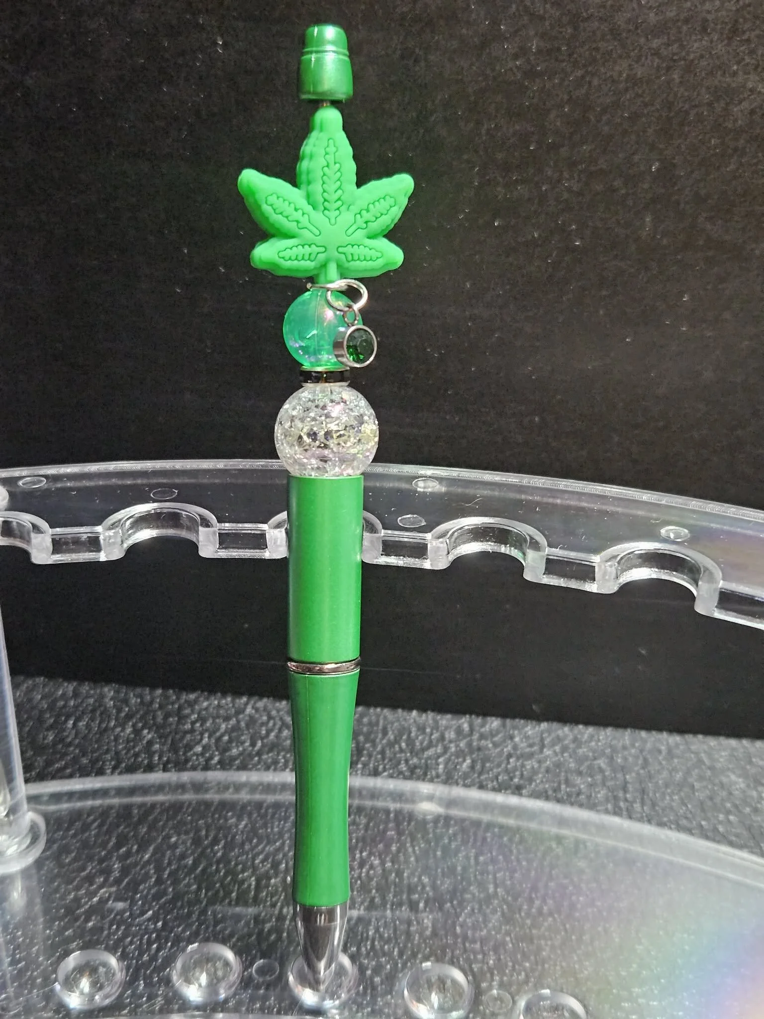 Green Leaf by Ty's Crafty Treasures