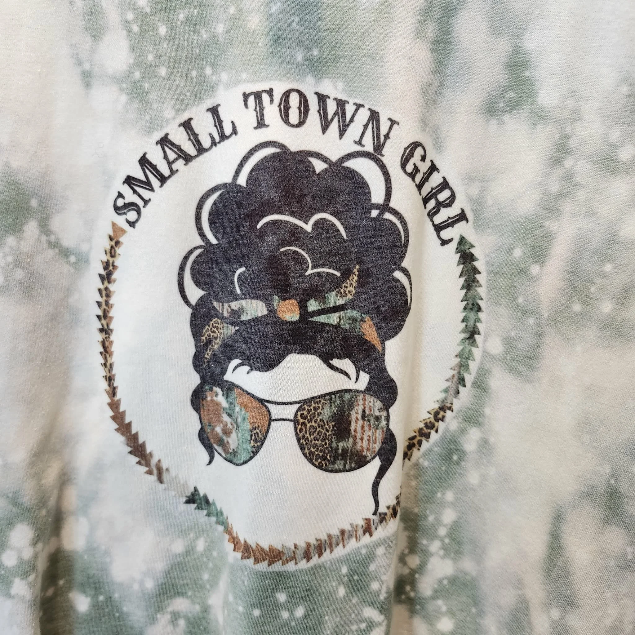 Size L T-Shirt by D. Dawes Designs