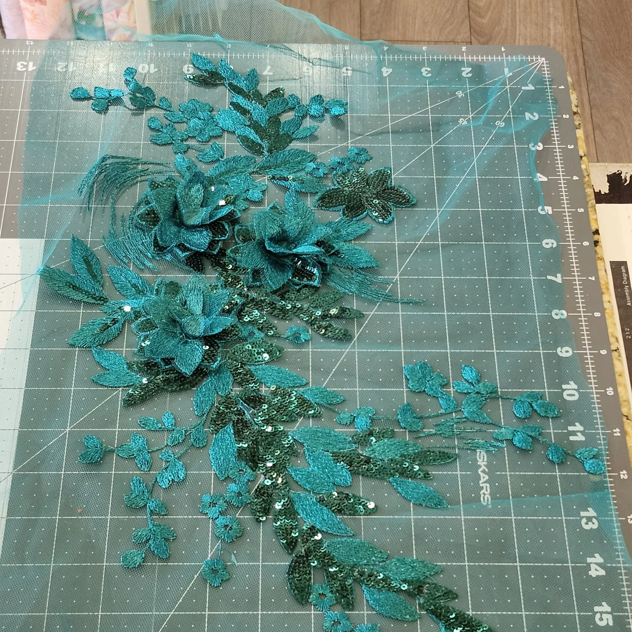 3D Flowers Sequins Appliques Embroidery Lace Trims Mesh Sew On Patch