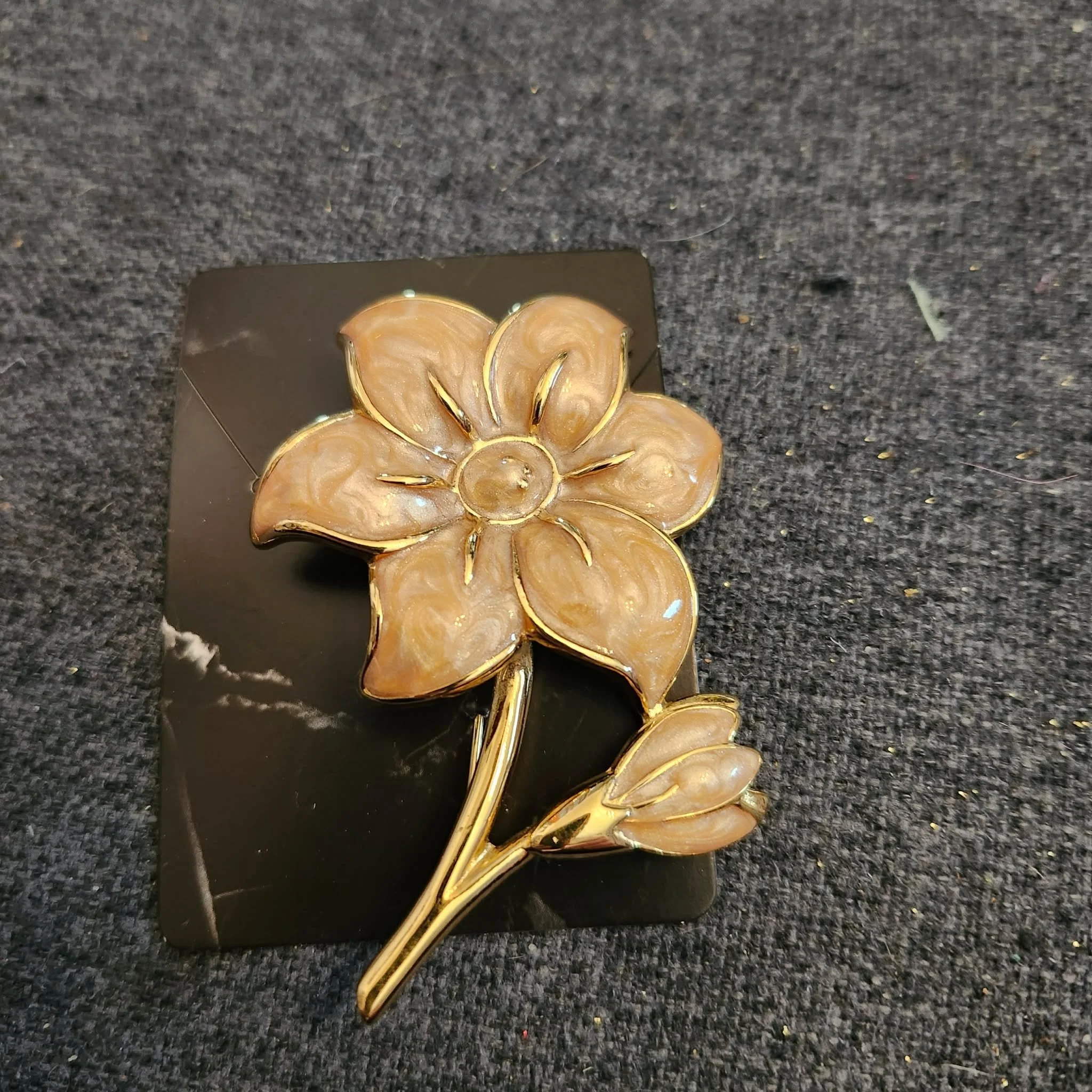 Vintage Flower Cloak Clip / Brooch