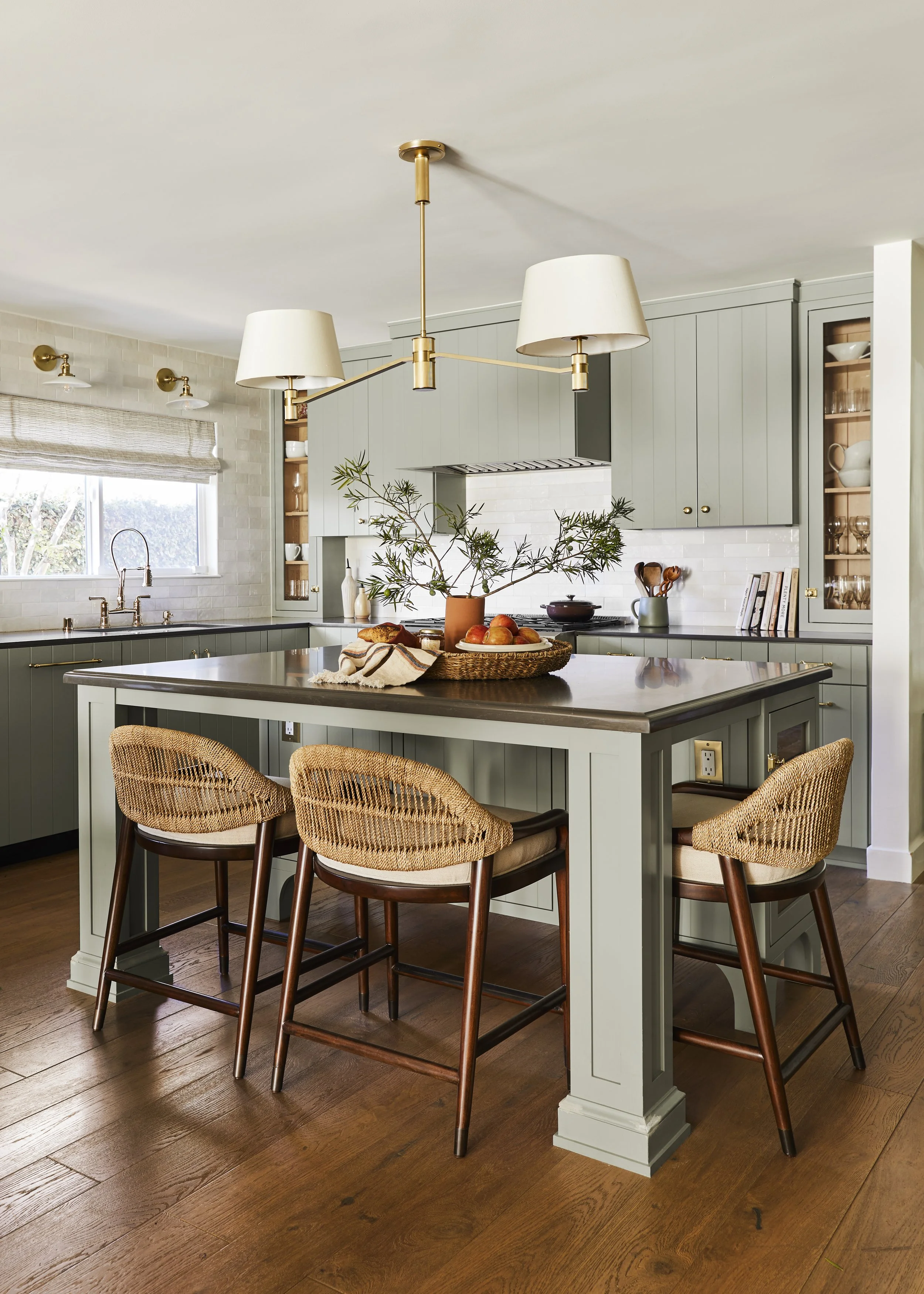 custom island, green kitchen