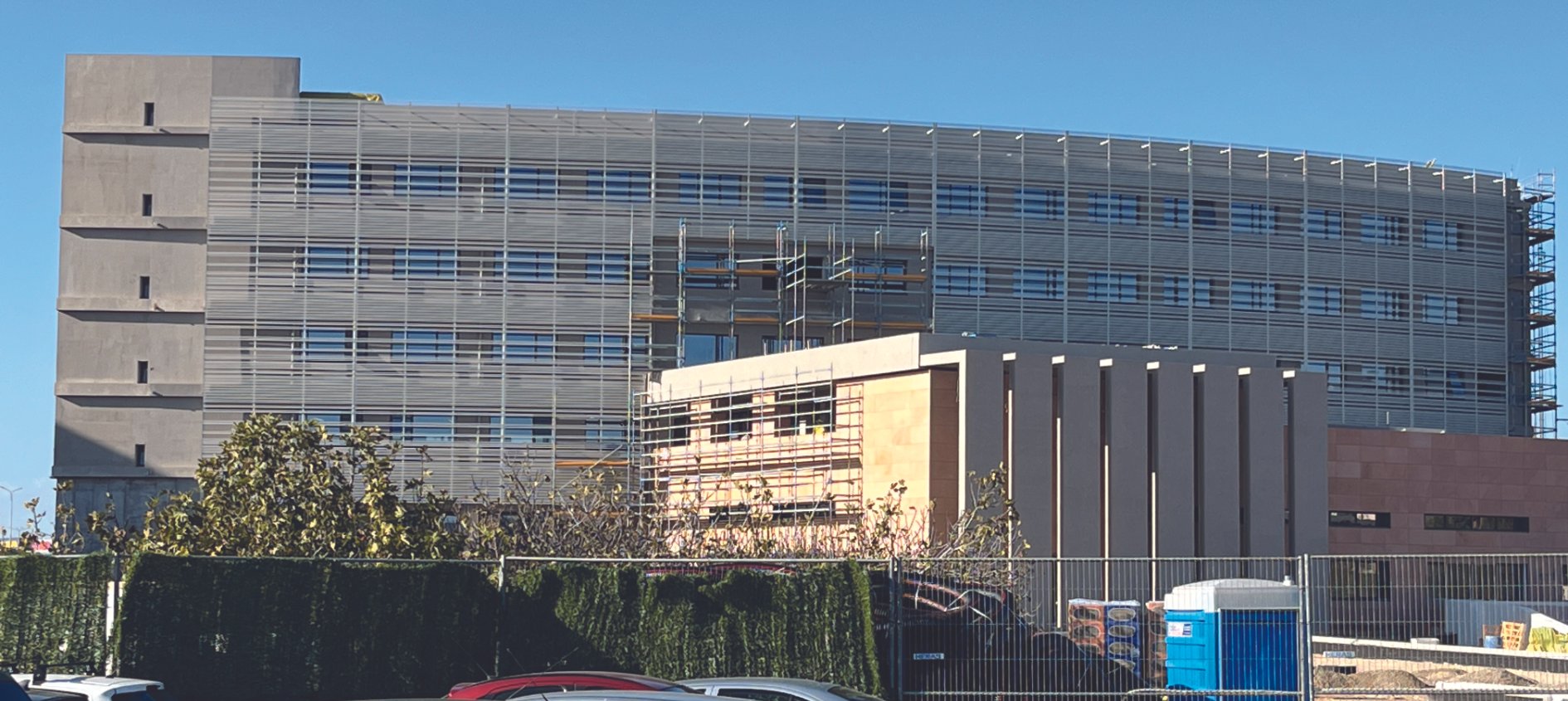 Iatriko Diavalkaniko Medical Center Greece Outside View.jpg