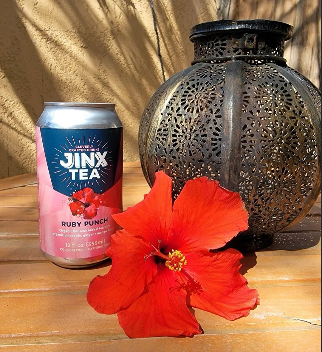 Ruby Punch is our caffeine free fruity punch. But like no fruity punch you&rsquo;ve ever had &mdash; with hibiscus, pineapple, mango, ginger, lavender and cinnamon. Yum!! 

#sparklingtea #coldbrewedtea #icedtea #womanowned #mnmade #organictea
