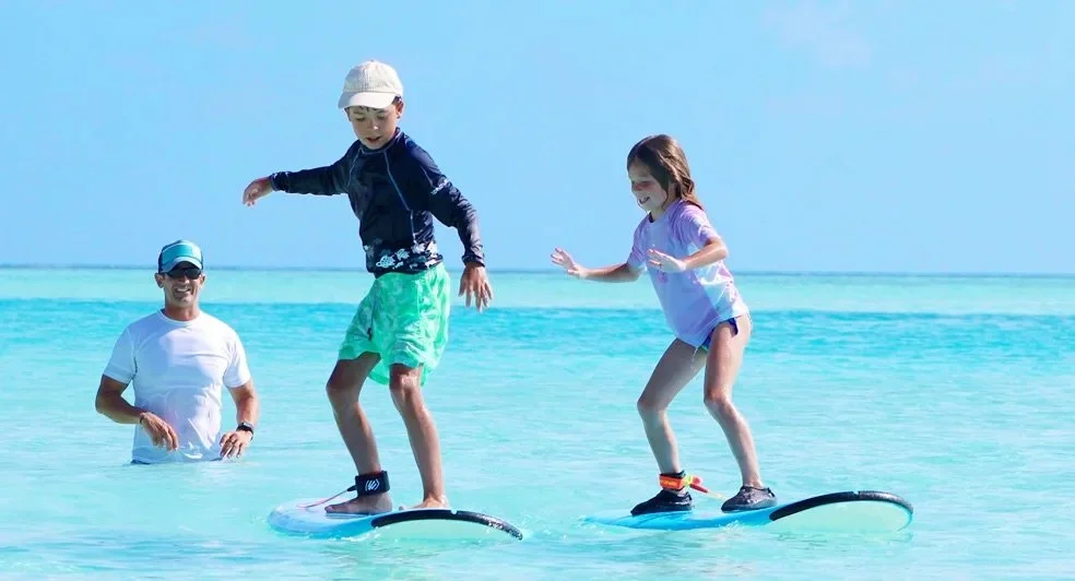 anantara_dhigu_recreation_facility_tropicsurf_lagoon_lesson_children.jpg