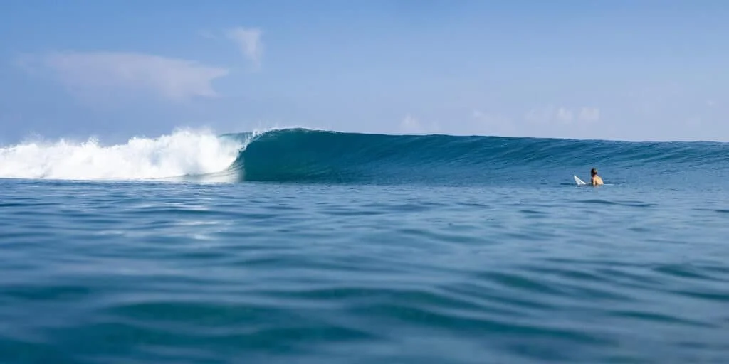 niyama-private-island-maldives-surf-resort-vodi-stoked-surf-adventures-1024x512.jpg