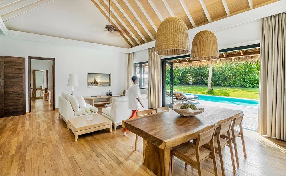 Maalifushi_Beach_Villa_Living_1000x@3x.jpg