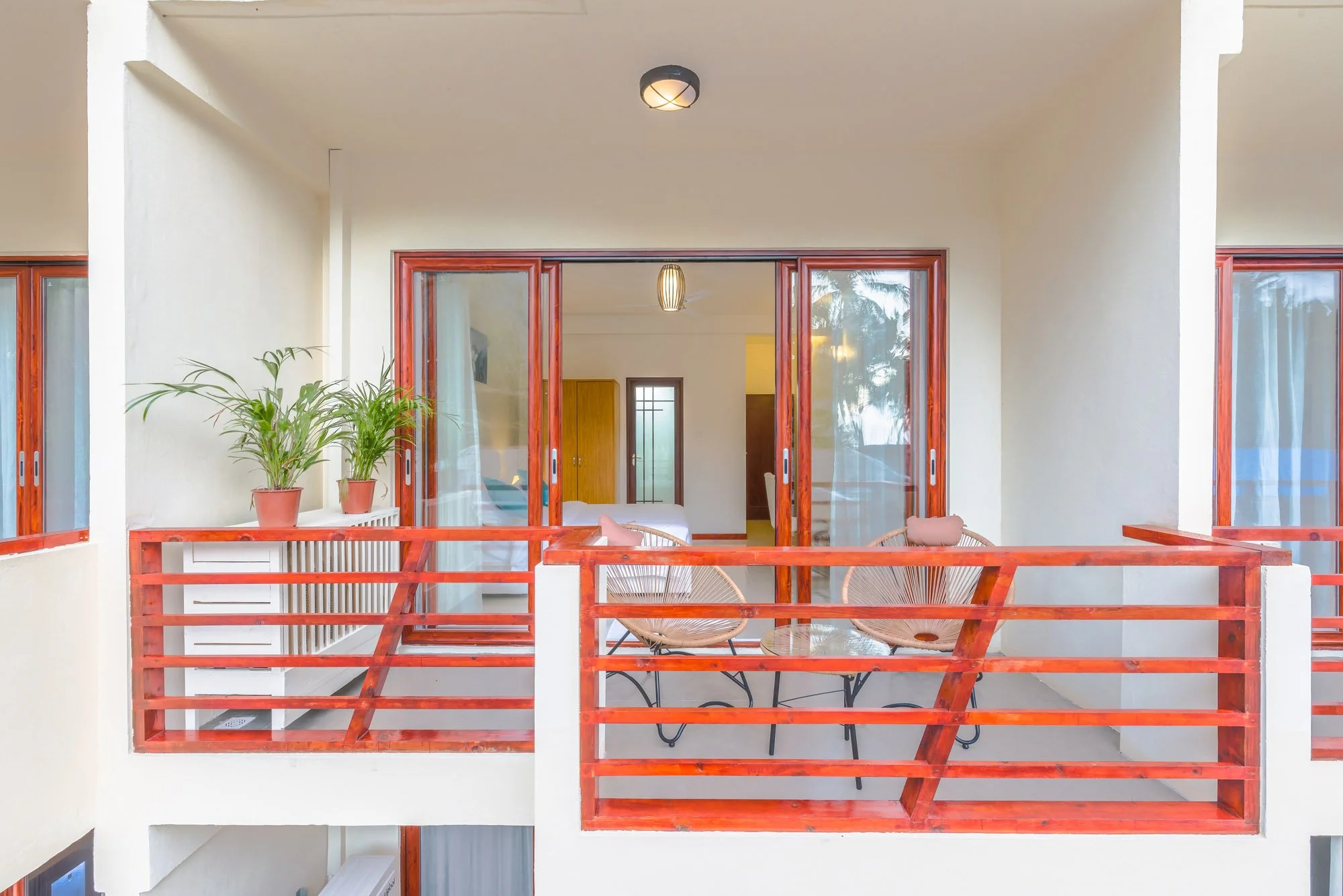0042.wht-snd-dhigu-deluxe.jpg
