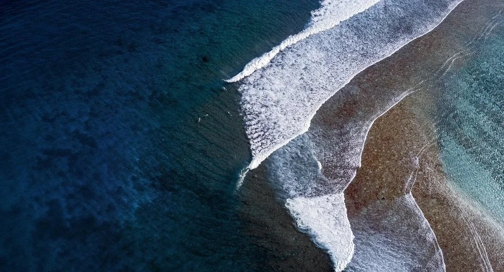niyama-private-islands---kasabu_surfing_984x532.jpg