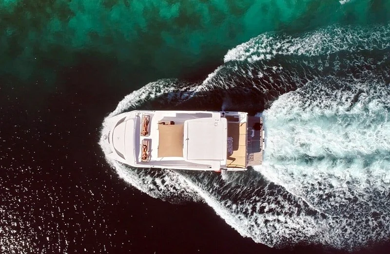 over-reef-private-maldives-surf-charter-boat-floating-villa-8.jpg