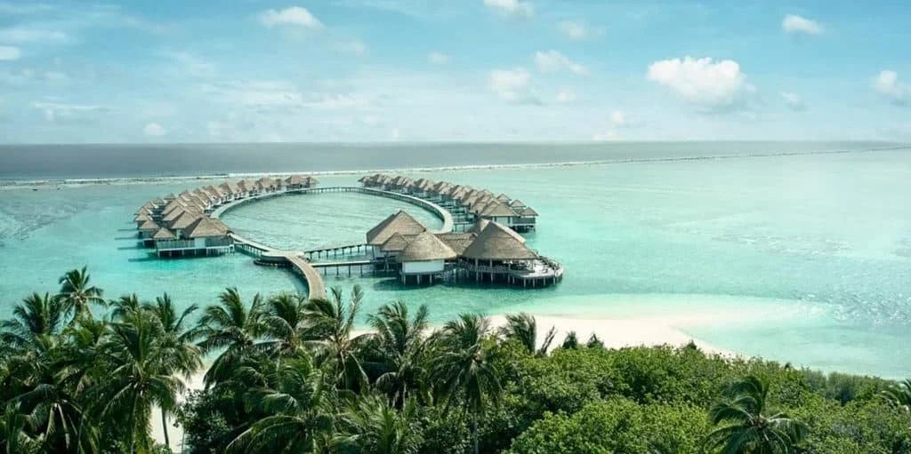 como-maalifushi-maldives-surf-resort-stoked-surf-adventures-thaa-atoll-1024x511.jpg