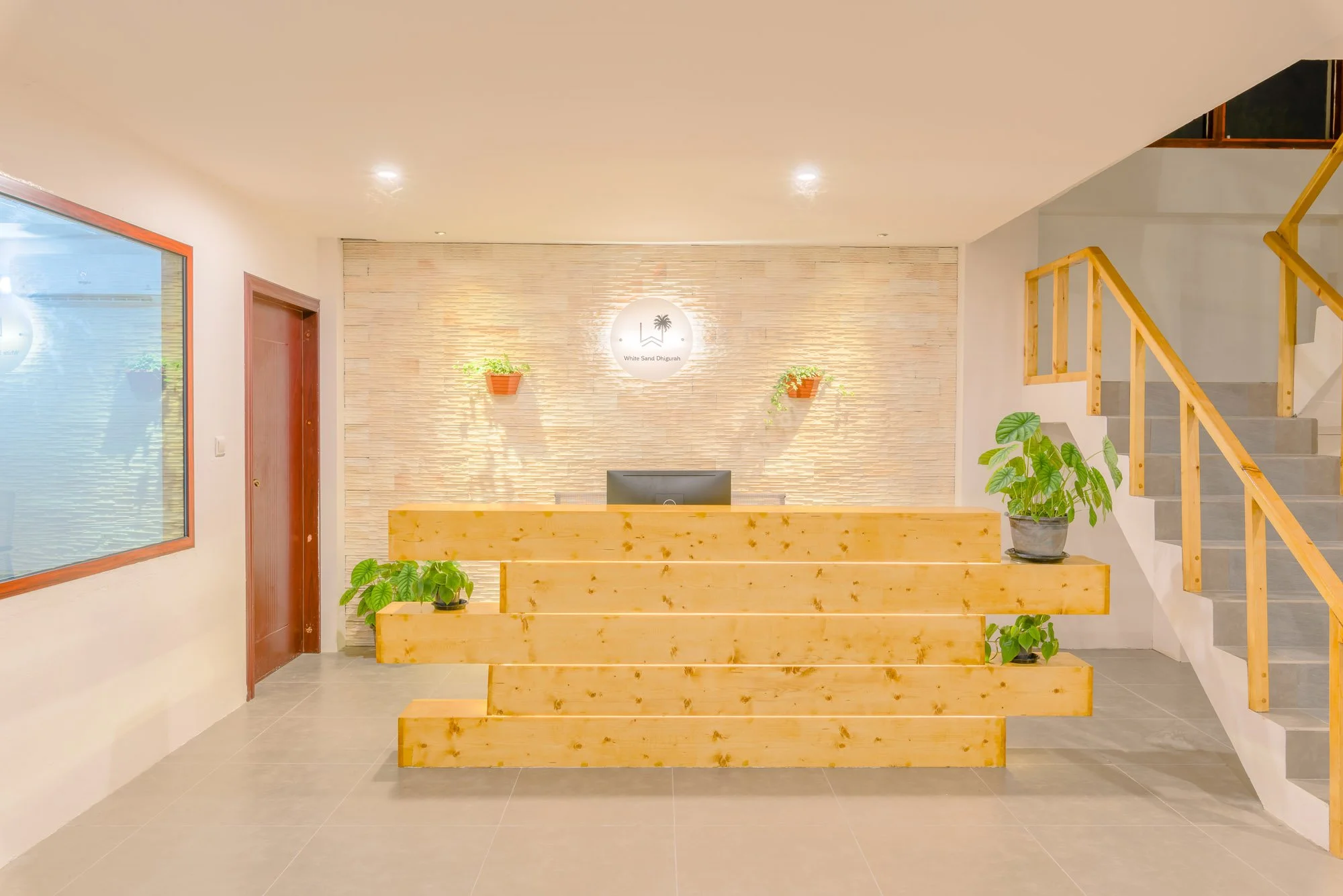 0013.wht-snd-dhigu-lobby-1.jpg