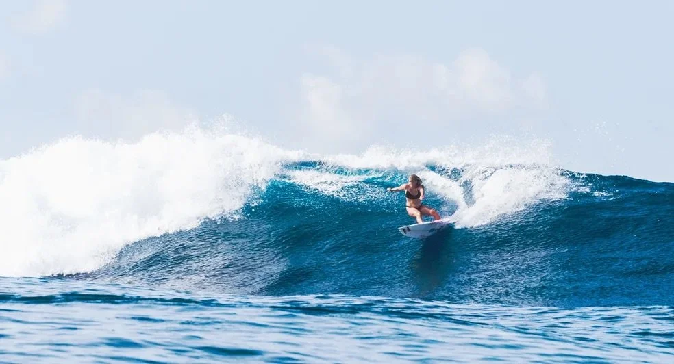 anantara_dhigu_surfing_season_984x532.jpg