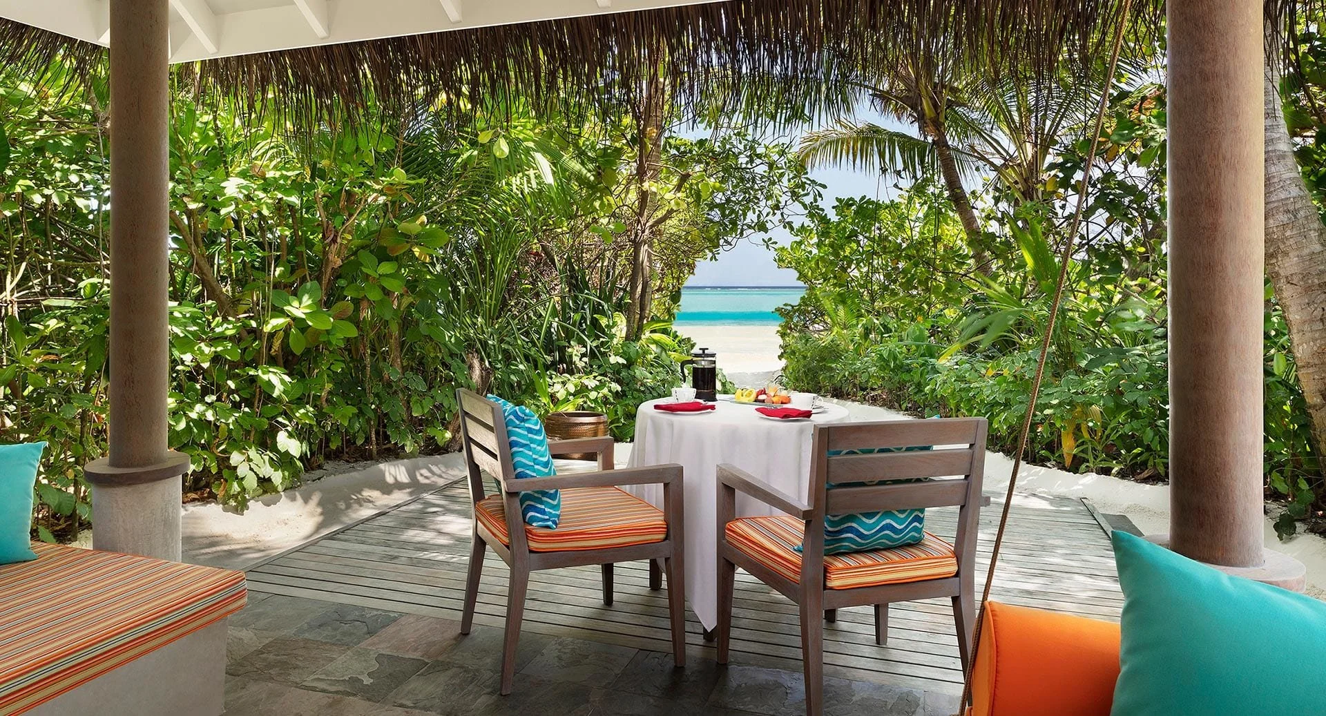anantara_dhigu_sunrise_beach_villa_balcony_1920x1037.jpg
