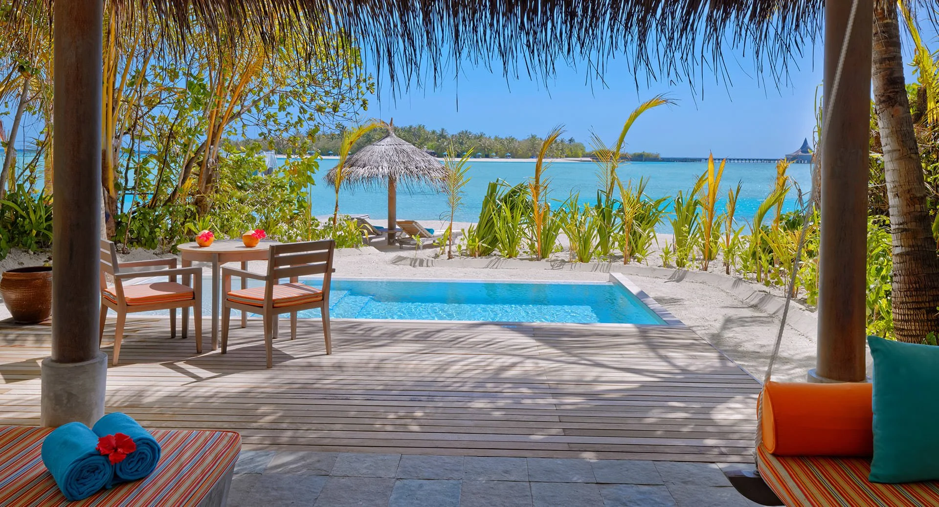 anantara_dhigu_sunrise_beach_pool_villa_1920x1037.jpg
