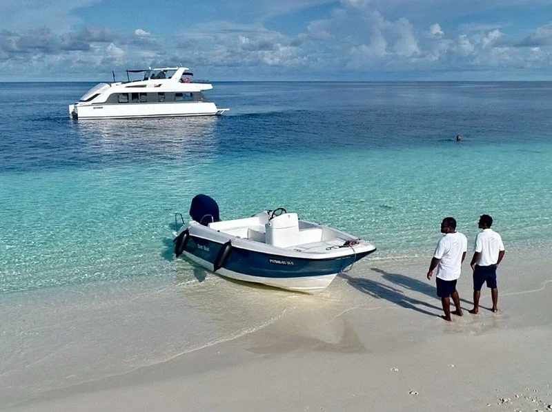 over-reef-private-maldives-surf-charter-boat-floating-villa-5.jpg