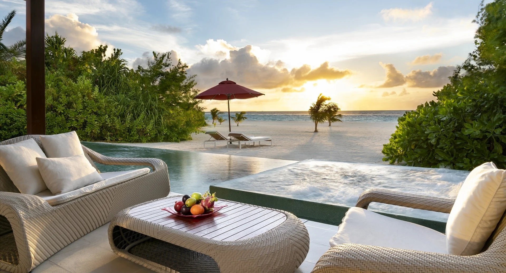 niyama_maldives_one_bedroom_beach_pool_pavilion_3_1920x1037.jpg