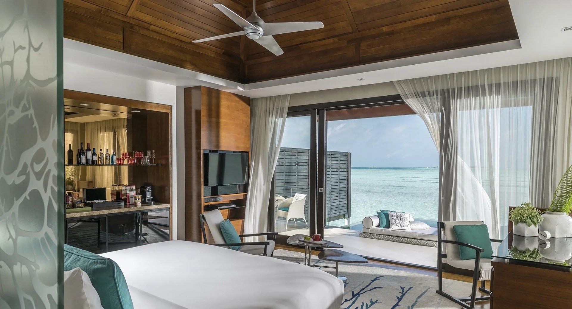 niyama_maldives_water_pool_villa_2_1920x1037.jpg