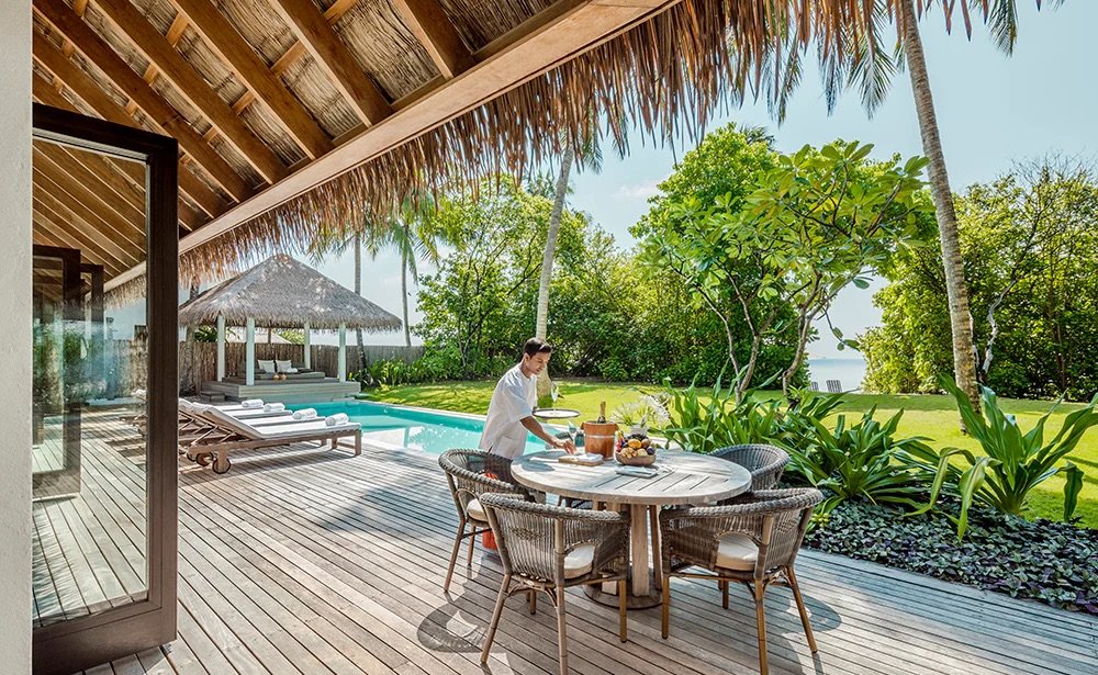 Maalifushi_Beach_Villa_Pool_1000x@3x.jpg