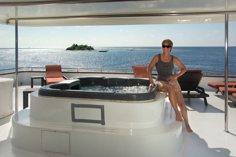 carpe-vita-private-maldives-surf-charter-boat-surfing-2.jpg