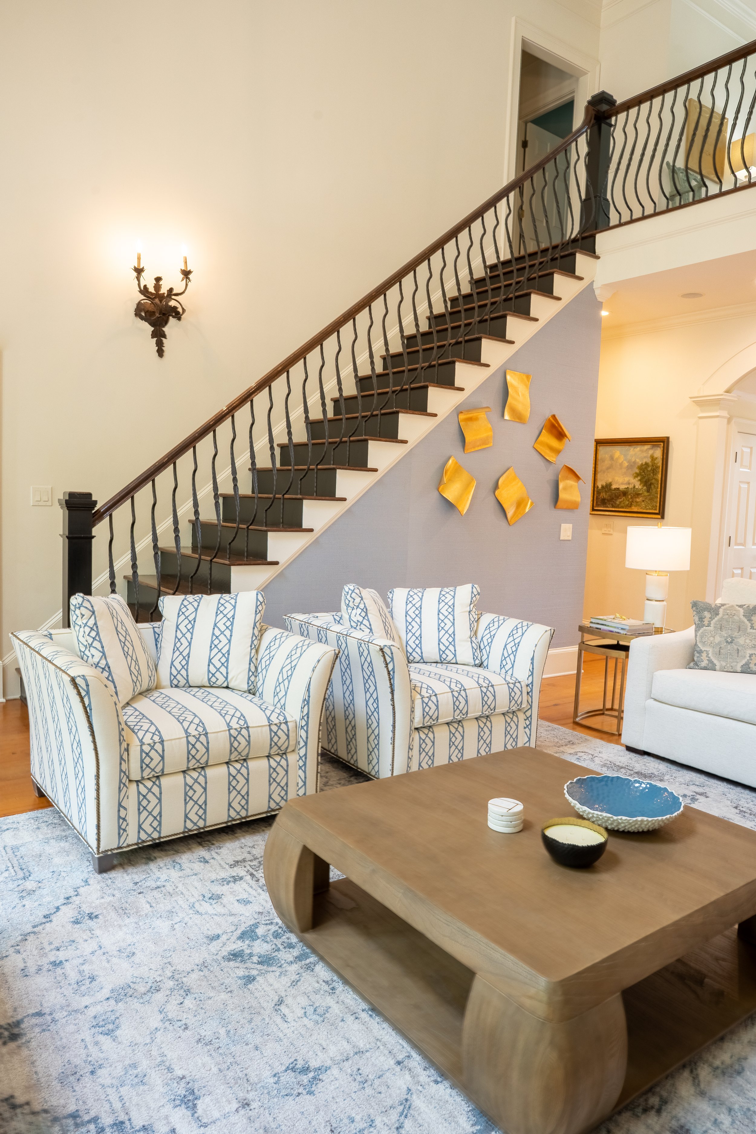 Living room-05.jpg