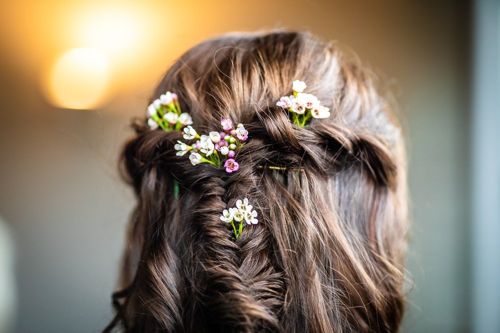 flowers-in-bridesmaids-hair