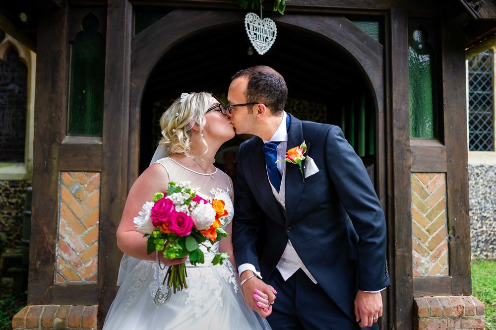 First kiss for Hampshire newlyweds