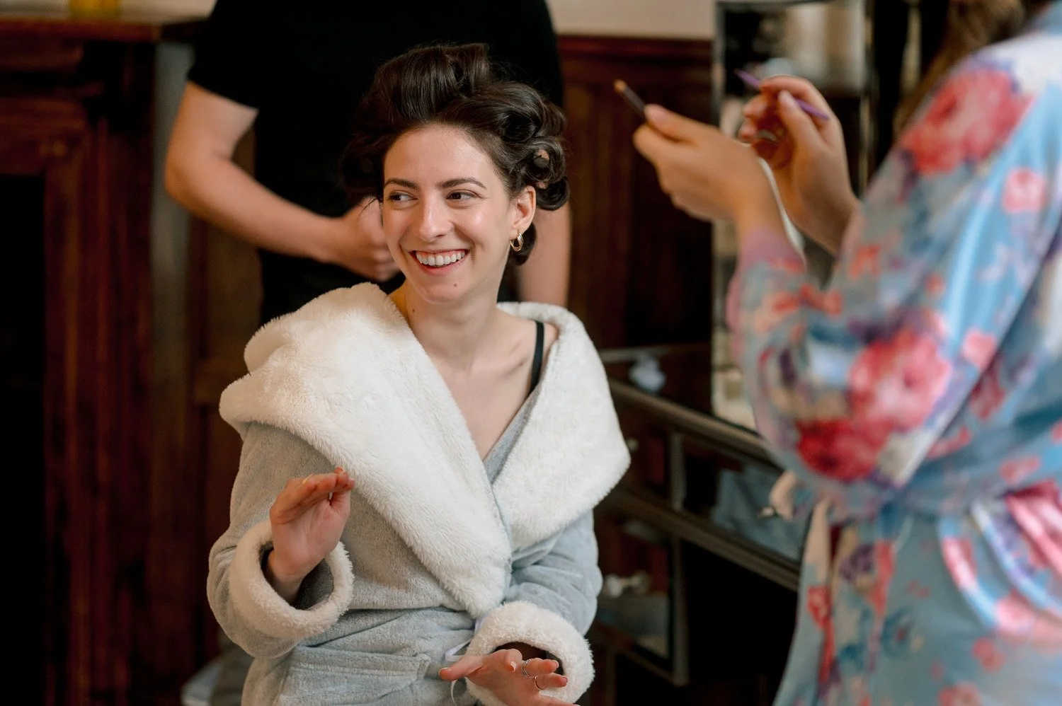 Bridal Prep in the large suite at Hutton Hall