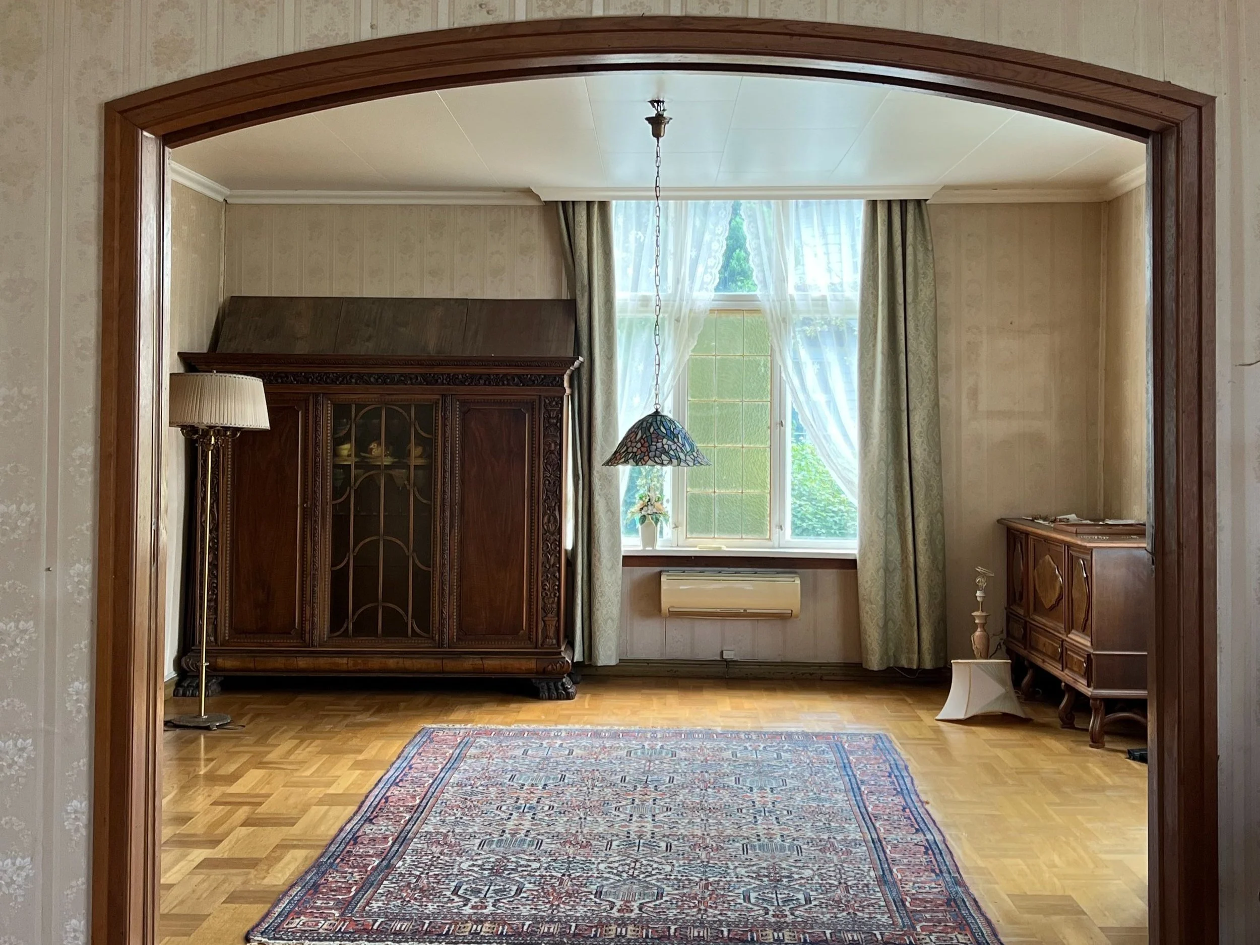 Totalrenovering Blaauws vei: Eksisterende interiør, salong.