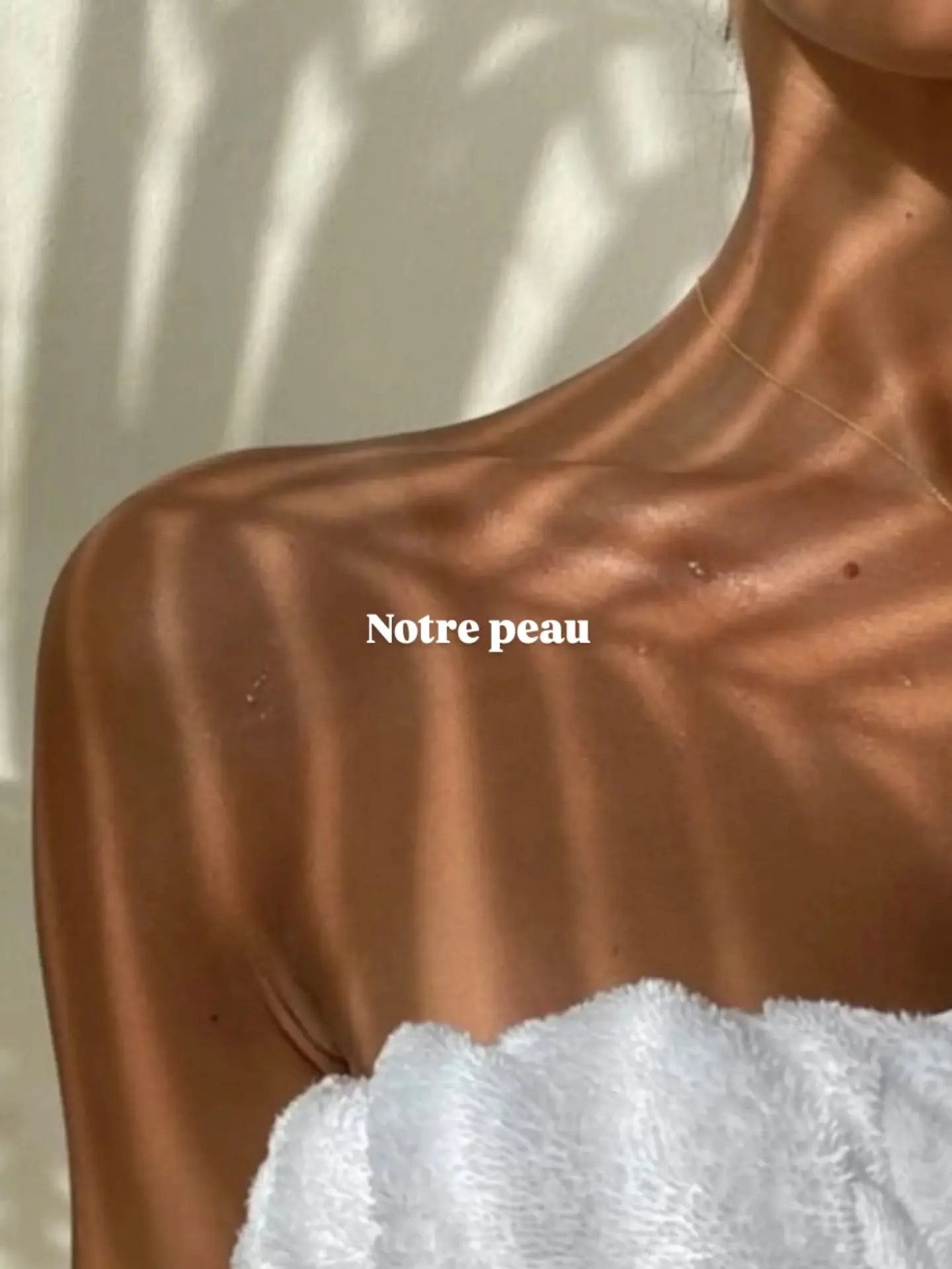 Notre peau est en quelque sorte notre livre dans lequel cicatrices, rides et tatouages racontent notre histoire. Notre visage quant &agrave; lui est un &eacute;cran sur lequel s'affichent nos &eacute;motions.
Tout est connexion.

Lors d'un soin Facia