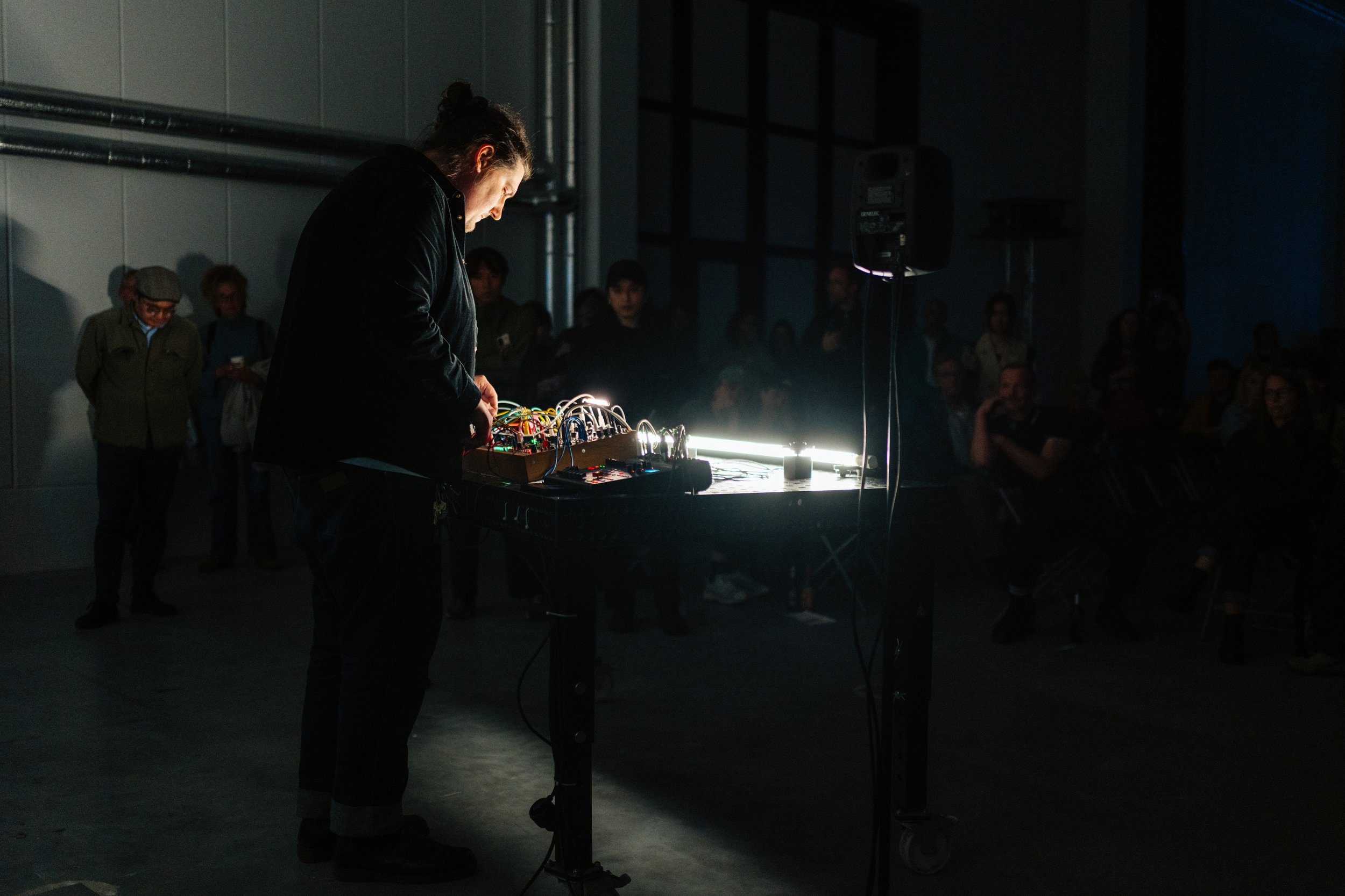  Johannes, Timo. (2026). Tape Echoes [Performance]. Halle 1, Hfk Bremen, Germany.  Photographed by Jimi Liu, 2026. 