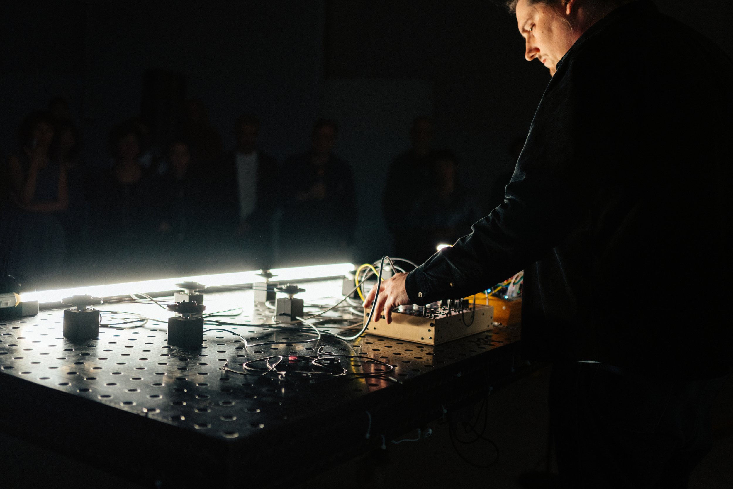  Johannes, Timo. (2026). Tape Echoes [Performance]. Halle 1, Hfk Bremen, Germany.  Photographed by Jimi Liu, 2026. 